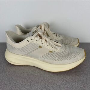 Tracksmith Eliot Runner Ivory Women’s size 8